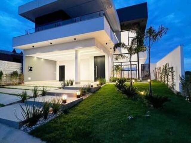 #105 - Casa em condomínio para Venda em Várzea Grande - MT