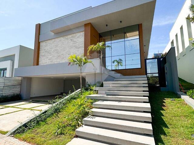 #205 - Casa em condomínio para Venda em Cuiabá - MT