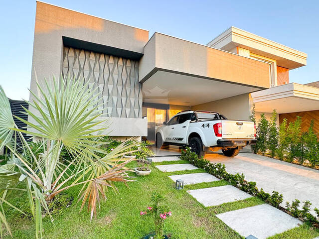 #303 - Casa em condomínio para Venda em Cuiabá - MT