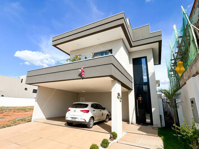 #256 - Casa em condomínio para Venda em Cuiabá - MT