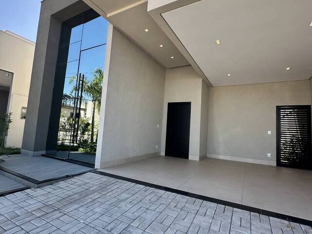 #546 - Casa em condomínio para Venda em Cuiabá - MT