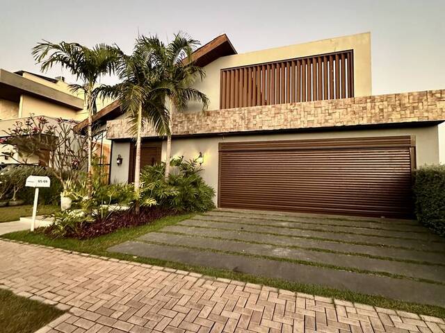 #557 - Casa em condomínio para Venda em Cuiabá - MT