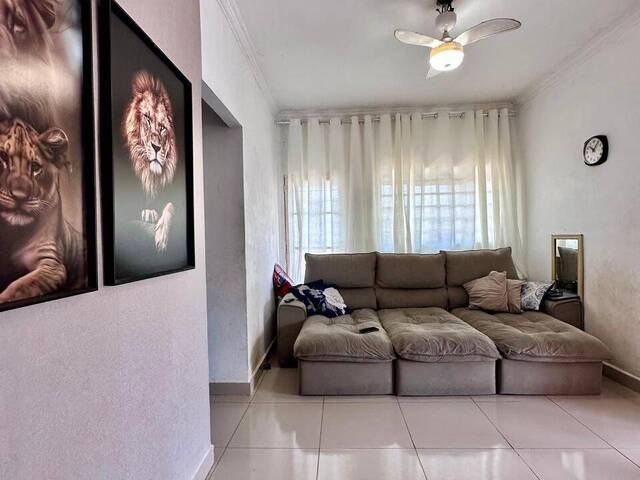 Casa para Venda em Várzea Grande - 3