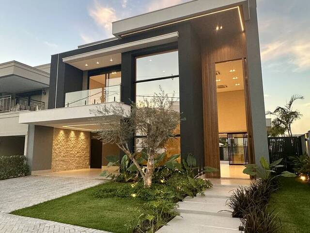 #614 - Casa em condomínio para Venda em Cuiabá - MT
