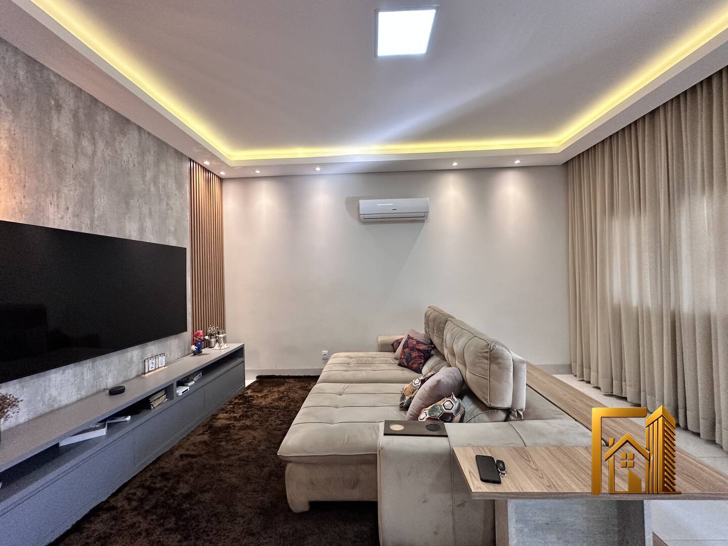 Casa, 3 quartos, 202 m² - Foto 1