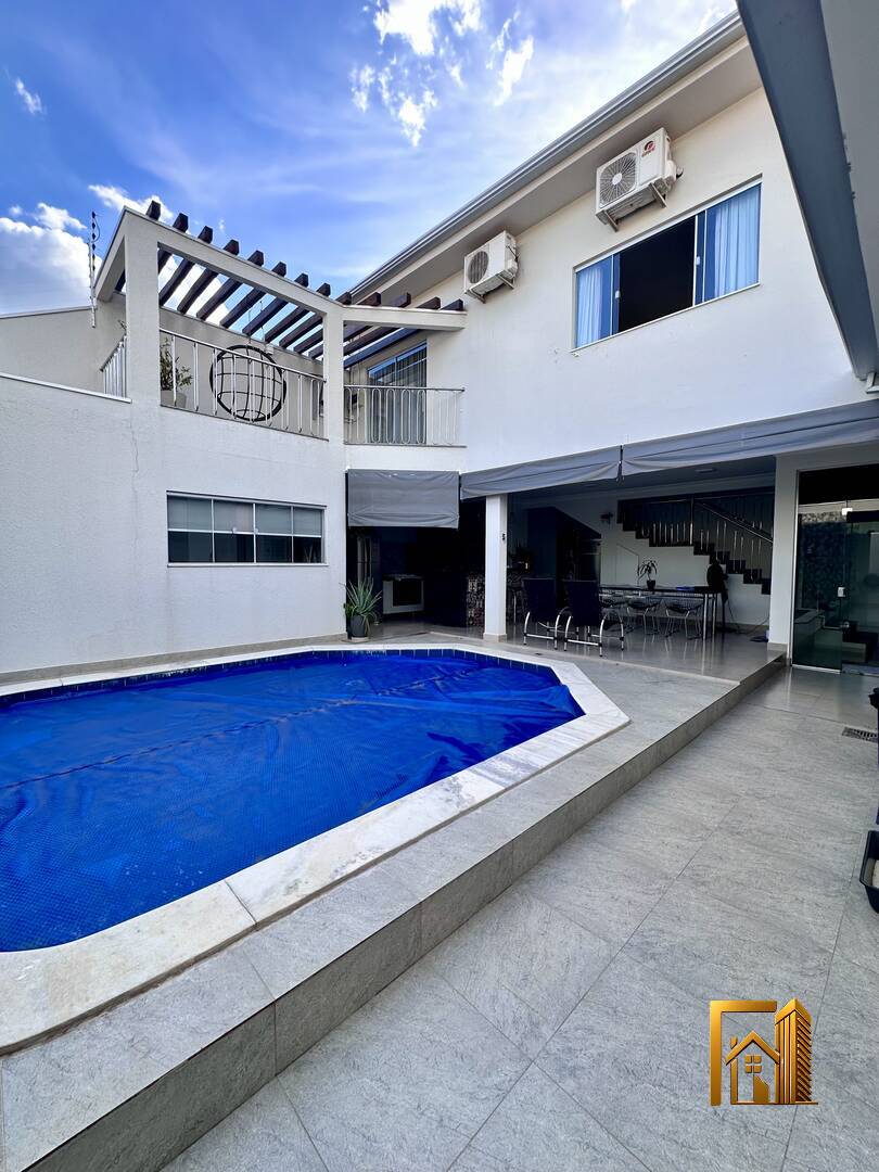 Casa, 4 quartos, 268 m² - Foto 11