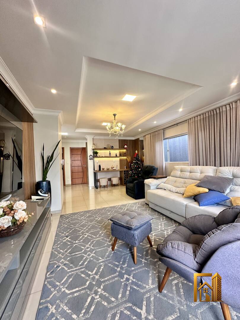 Casa, 4 quartos, 268 m² - Foto 2